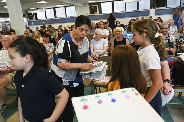 8565252_web1_pal-CatholicTeachers003-061225