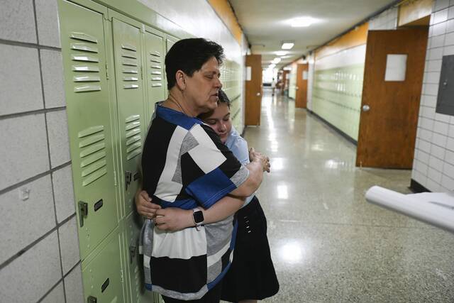 8565252_web1_pal-CatholicTeachers006-061225