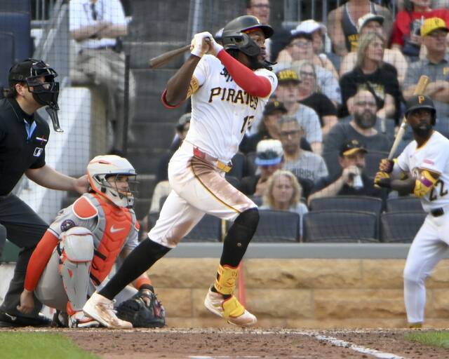 8566005_web1_ptr-BucsAstros03-060525