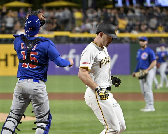 8570909_web1_ptr-BucsCubs09-050125