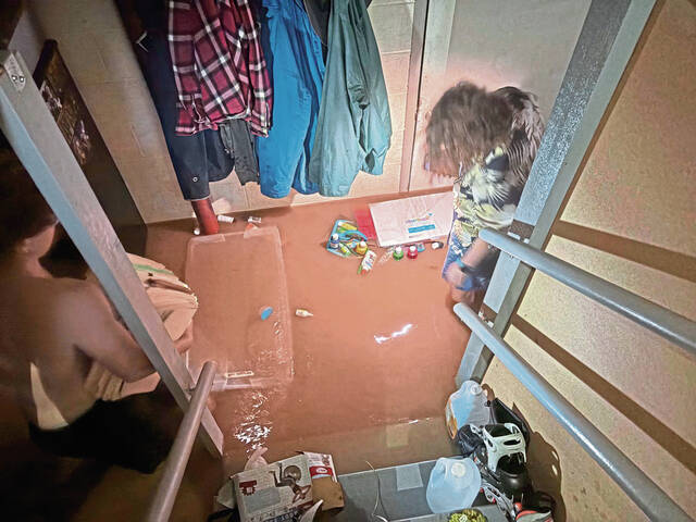 8574872_web1_gtr-MurrysPennFlooding002