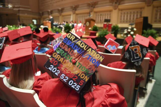 8581016_web1_HER-FCASDgraduation004-061925