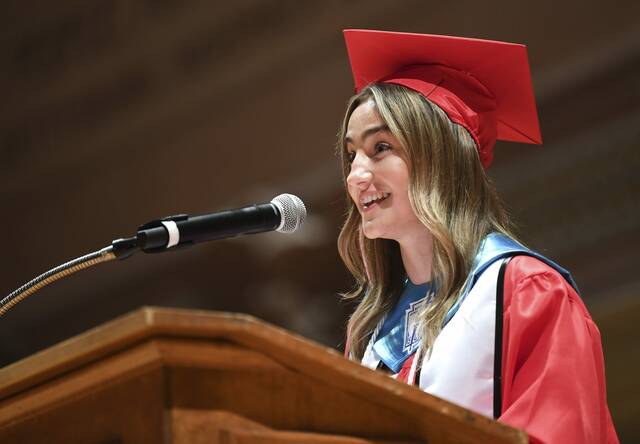 8581016_web1_HER-FCASDgraduation005-061925