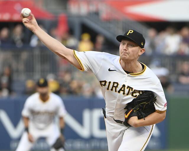 8583750_web1_ptr-BucsMarlins02-061125