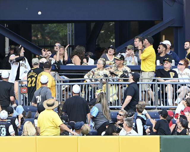 8583750_web1_ptr-BucsMarlins04-061125