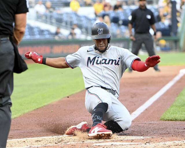 8583750_web1_ptr-BucsMarlins08-061125