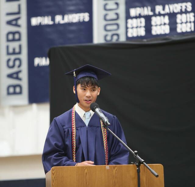 8585230_web1_hj-AquinasGradSalu-061925