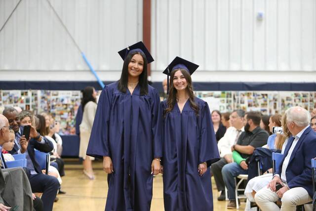 8585230_web1_hj-AquinasGradTwo-061925