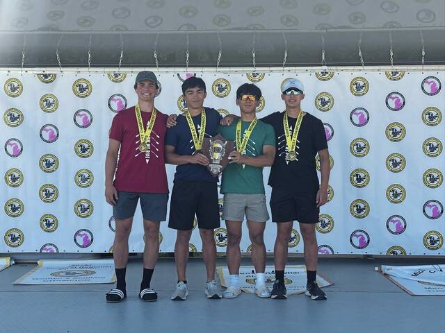 3 boats from Fox Chapel compete at scholastic rowing national championships