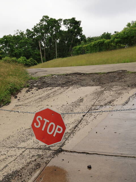 8605319_web1_stopsign