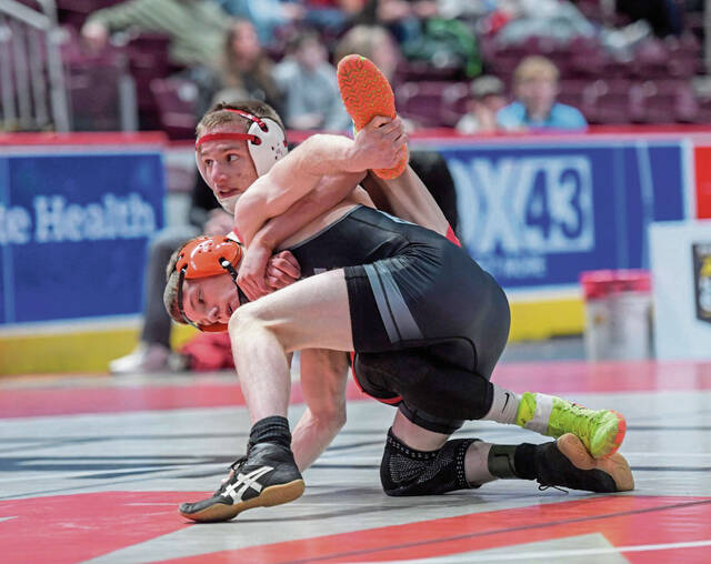 Wrestler’s resilience highlights winter, spring seasons in Fox Chapel sports