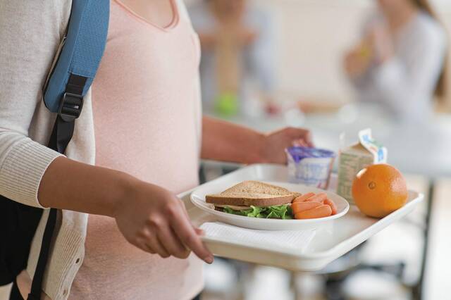 8606709_web1_web-school-lunch