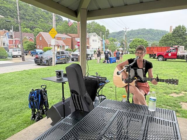 8608681_web1_HER-SharpFunnelCake-062627