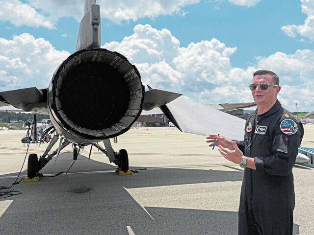 8612004_web1_gtr-AirshowViper3-062125