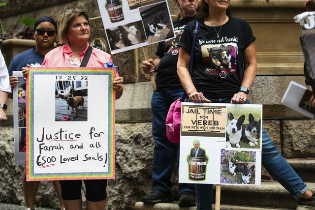 8612443_web1_ptr-PetProtest2-061825