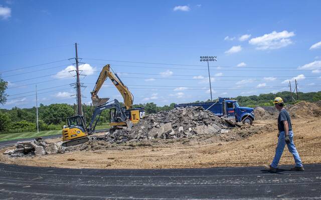 8612984_web1_vnd-springdalefield5-062425