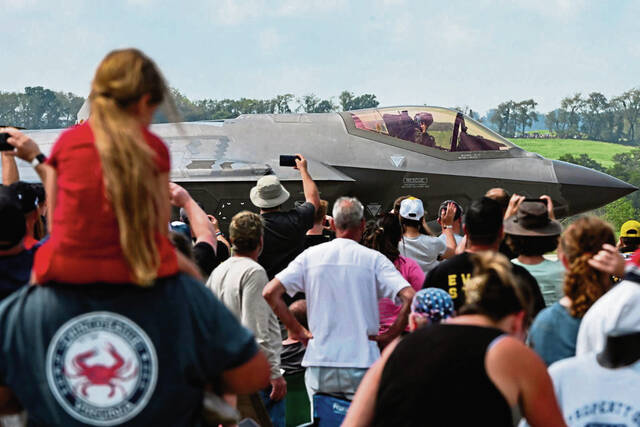 8617347_web1_gtr-airshowday1_014-081824