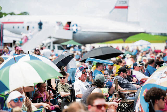 8619880_web1_GTR-AirshowDAY1-11-062225