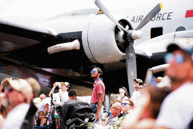 8619880_web1_GTR-AirshowDAY1-12-062225