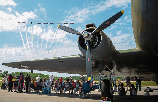 8621749_web1_gtr-airshowday2-5-062325