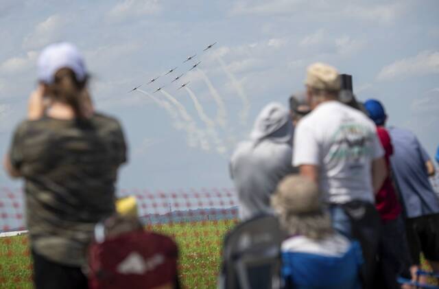 8623254_web1_GTR-AirshowDAY2-26--062325