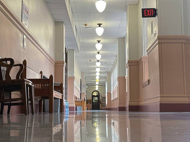 8626731_web1_PTR-Allegheny-County-Courthouse-Empty-hallway--Pittsburgh-2025-002-FILE