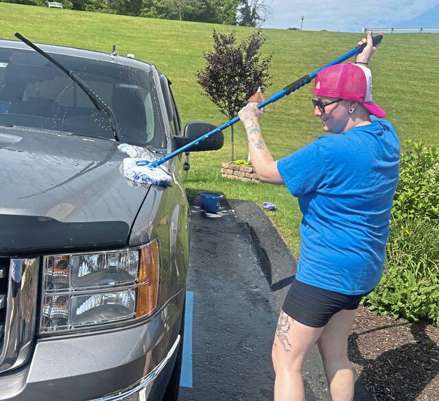 8629424_web1_sig-BvilleLongestDay