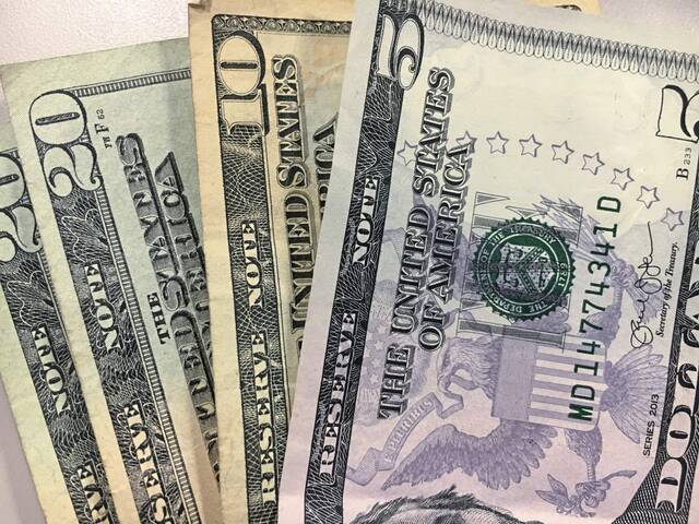 8629671_web1_Money