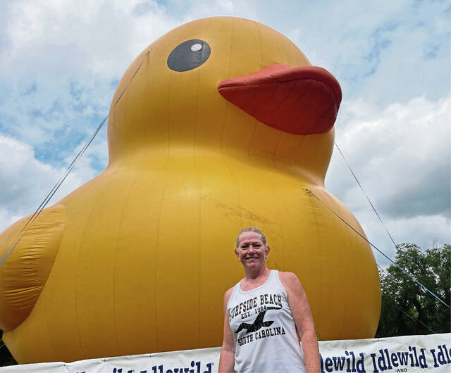 8637846_web1_gtr-GiantDuck