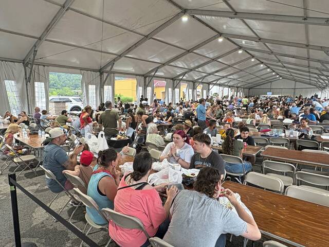 8639039_web1_VND-OakGreekFest-062825