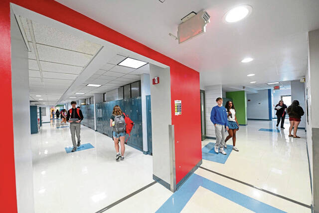 8428035_web1_sew-seniorschool12-050125