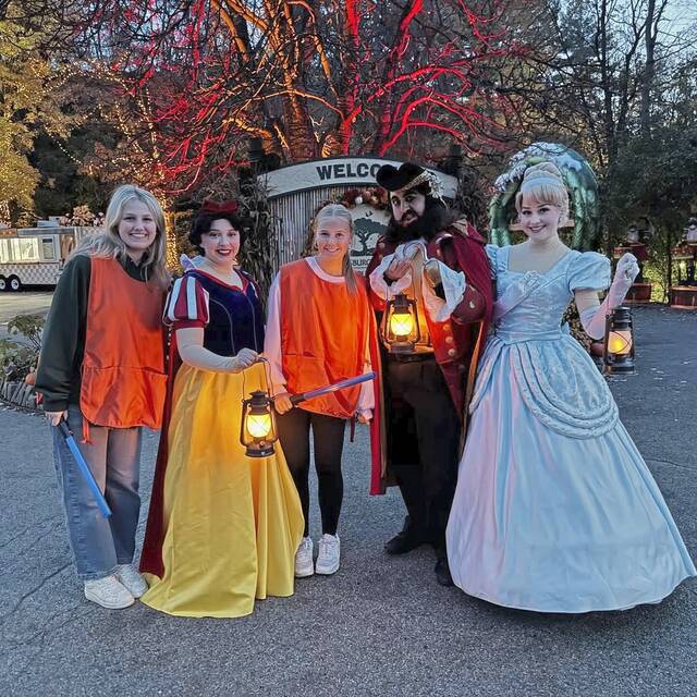 8625457_web1_her-Cinderella-13