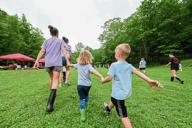 8626526_web1_sew-GirlScoutCamp100