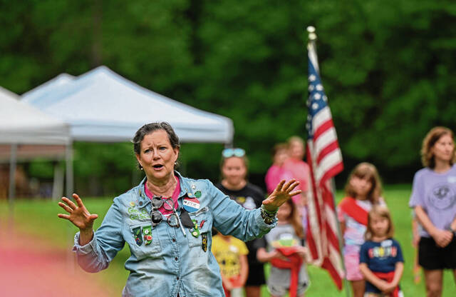 8626526_web1_sew-GirlScoutCamp101