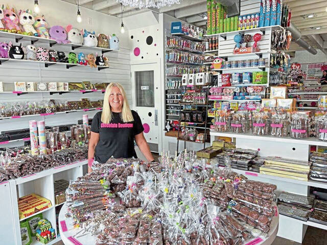 8632790_web1_sew-ChocolateBoutique-1