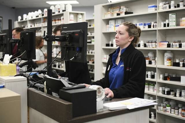 8646664_web1_ptr-pharmacies002-070325