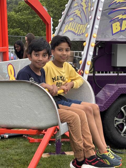 8648740_web1_naj-FPfestival2boys-071025