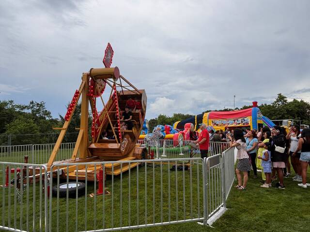 8648740_web1_naj-FPfestivalshipride-071025