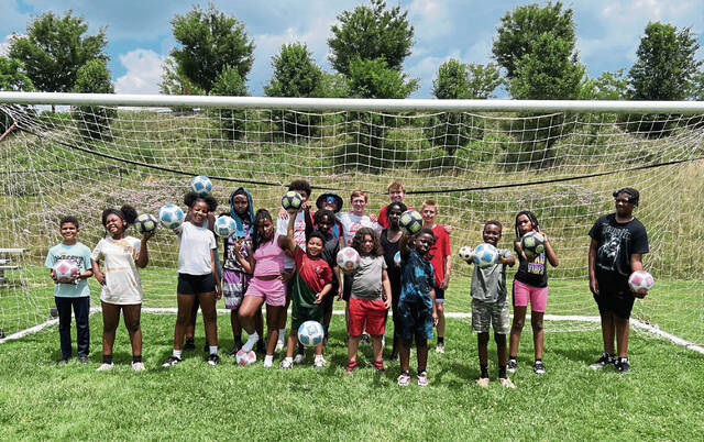 8650773_web1_naj-NCsoccercamp3-071025