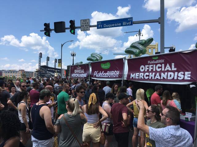 8651216_web1_Picklesburgh-2019--1-
