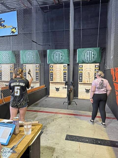 8657166_web1_sj-axethrower3-072425