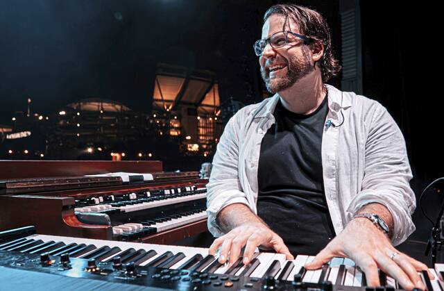 8663235_web1_her-musician-071725-3