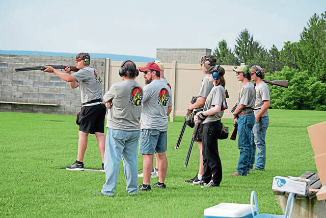 8672520_web1_te-skeetshooters3959-071725
