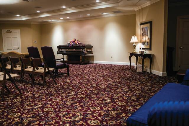 8676151_web1_best-funeral-home