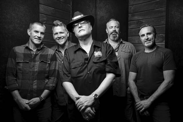 Gin Blossoms singer Robin Wilson talks collabs with Blues Traveler, Spin Doctors ahead of Pittsburgh tour stop