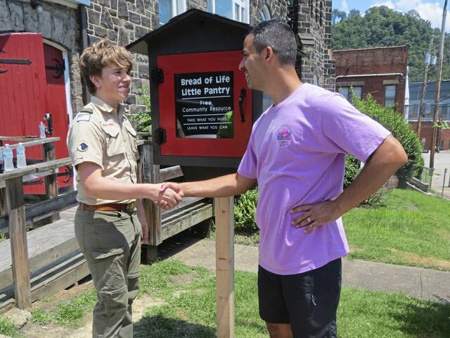 8681077_web1_sj-etnalittlefoodpantry4-072425