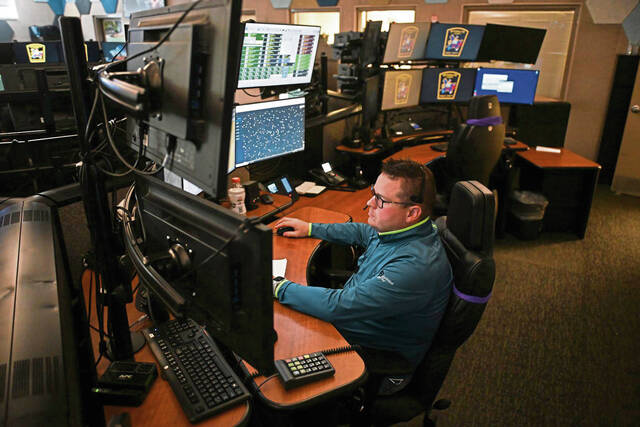 8681989_web1_gtr-911staffing001-092223-001