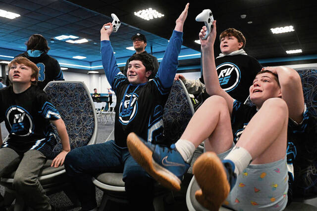 8682701_web1_gtr-RiverValleyEsports001-021123