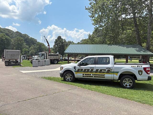 8683120_web1_HER-OHaraTruckTouching2-072425