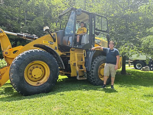 8683120_web1_HER-OHaraTruckTouching3-072425